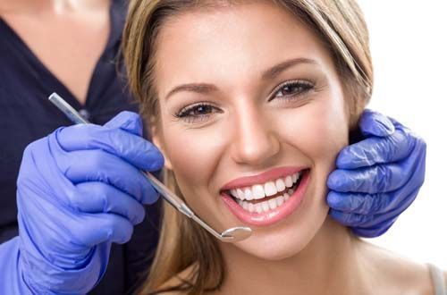 Как формируется цена на отбеливание зубов и что на нее влияет?