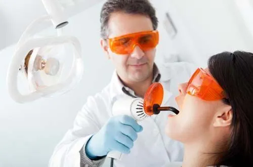 Лечение зубов лазером: альтернатива традиционному подходу для взыскательных пациентов